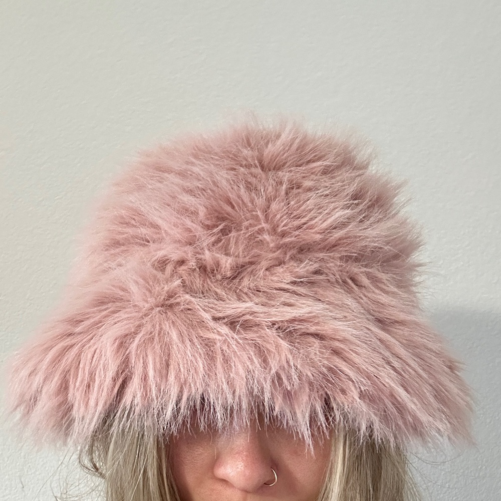 Elegant Blush Fluffy Women's Hat
